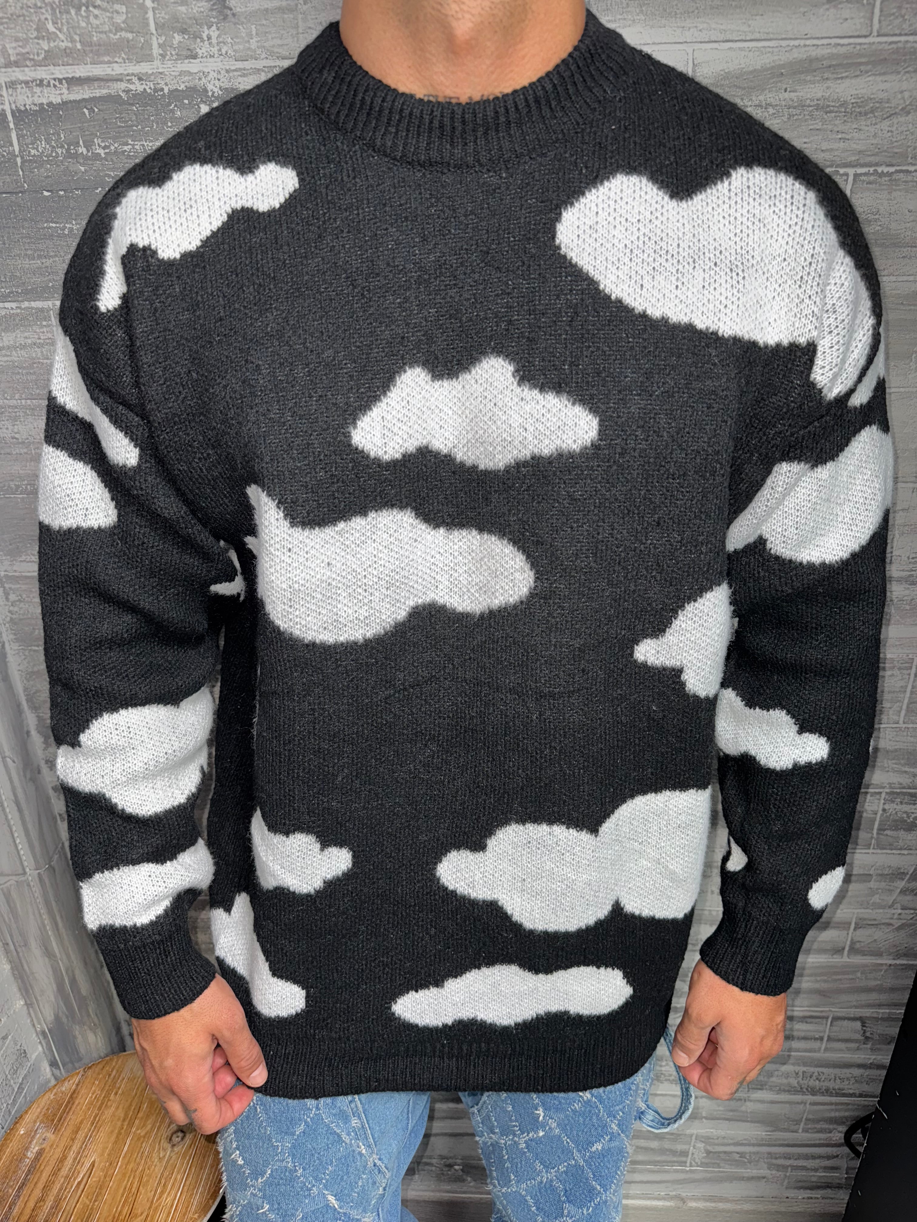 Pull noir nuages blanc