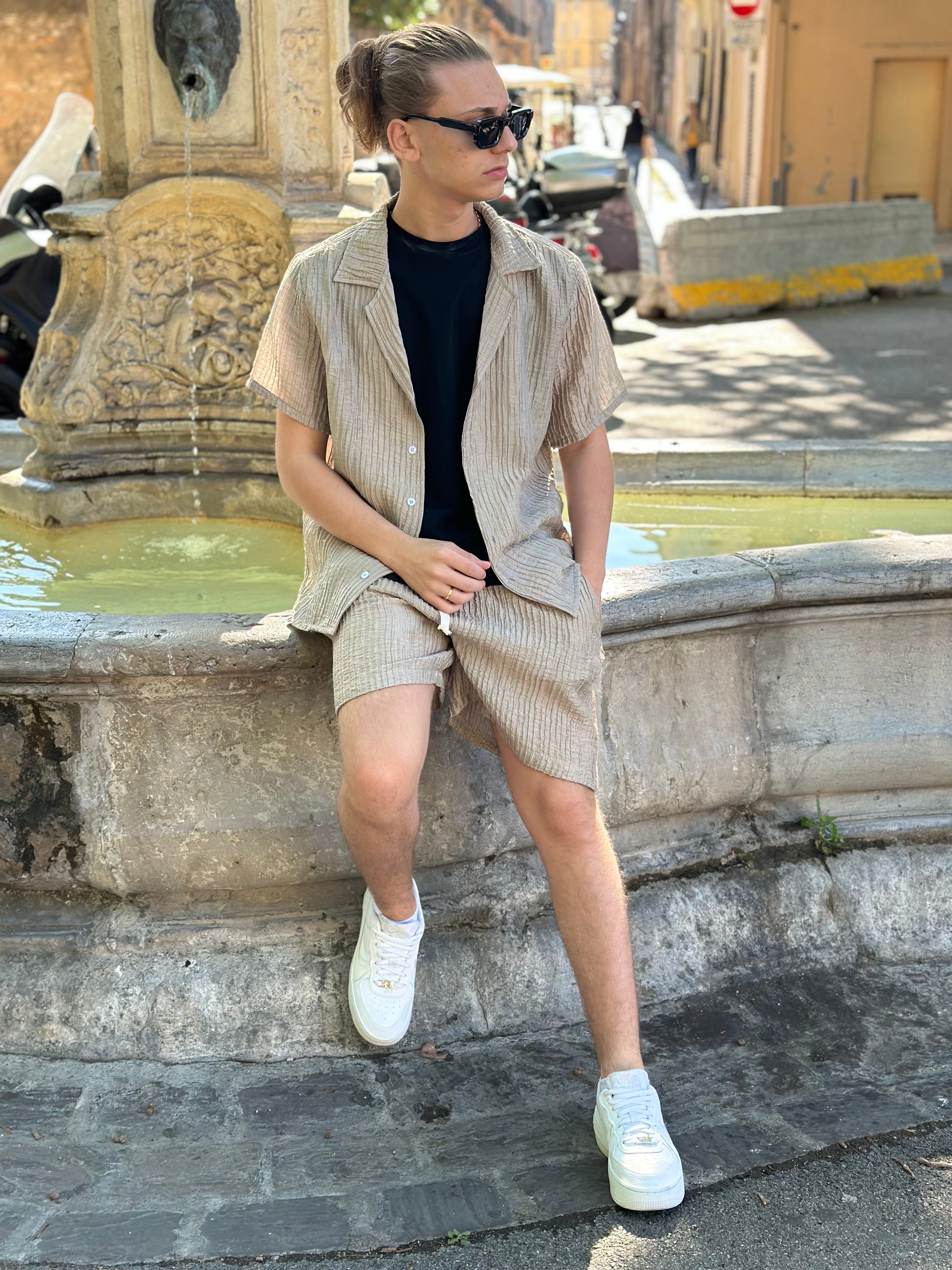 Ensemble noir short + Chemise plissée Beige